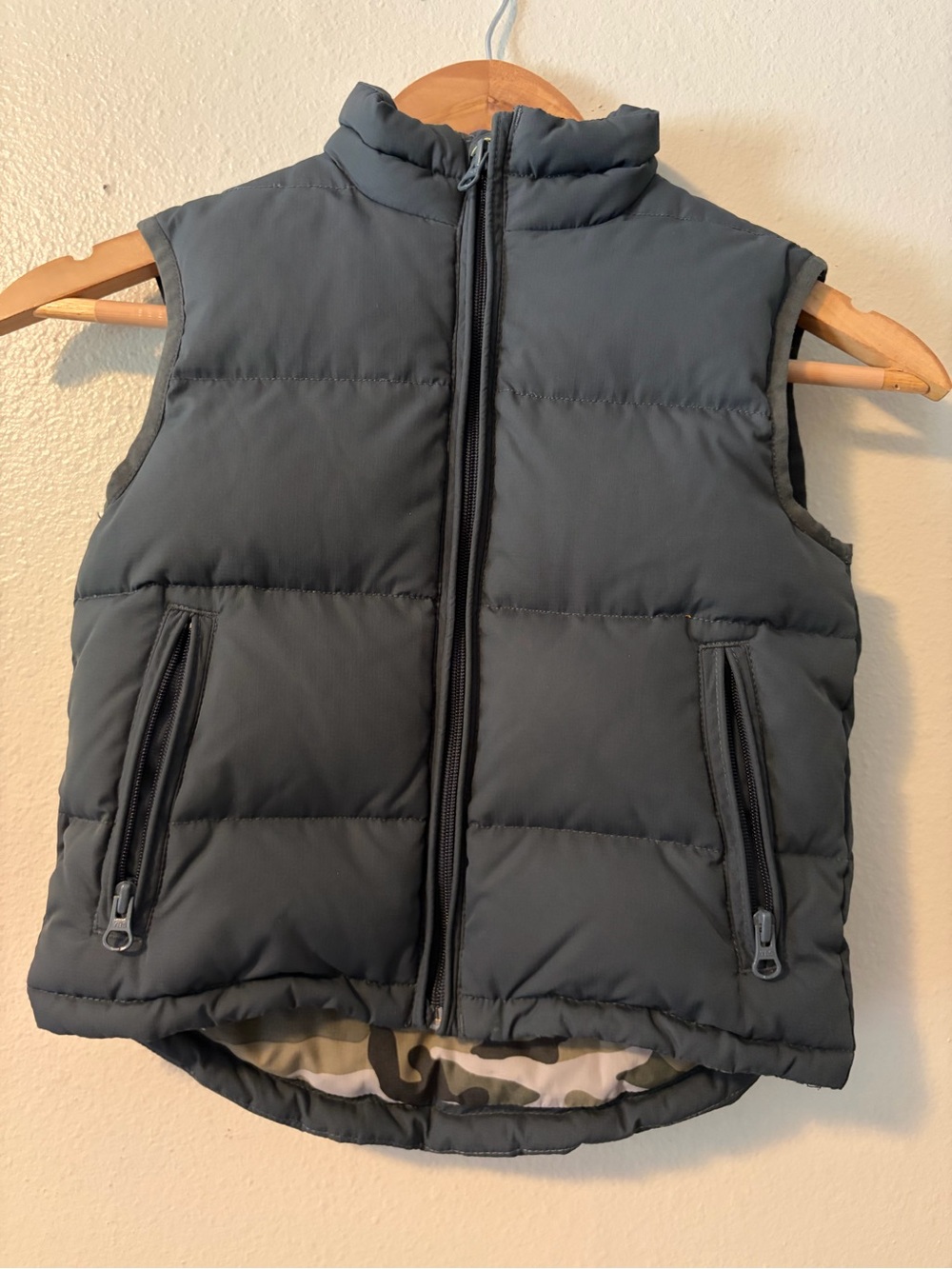 Kids Unionbay Gray and Camo Puffer Vest - Lightweight Insulated Vest Size M